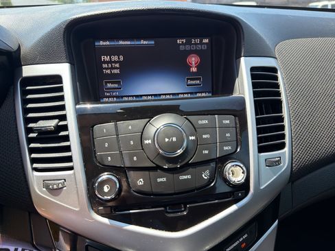 Used 2015 Chevrolet Cruze LT FWD image 17
