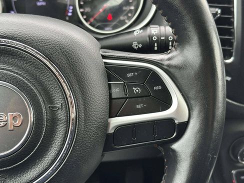 Used 2019 Jeep Compass Latitude w/ Cold Weather Group FWD image 30