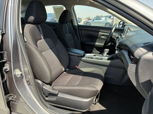 Used 2025 Nissan Sentra SV FWD image 34