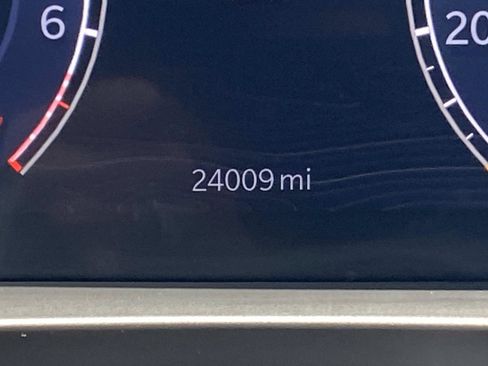 Used 2025 Jeep Grand Cherokee Limited w/ Luxury Tech Group II RWD image 43