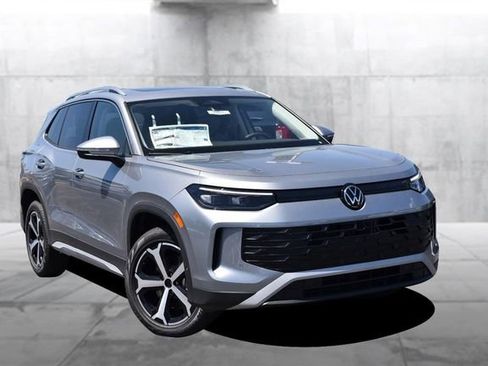 New 2026 Volkswagen Tiguan SE AWD/4WD image 2