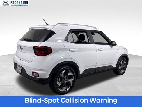 Certified 2025 Hyundai Venue SEL FWD image 5