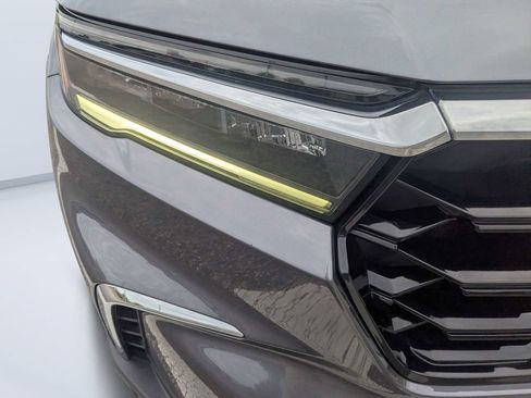 Used 2023 Honda Pilot Touring image 8