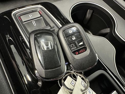Certified 2025 Honda Pilot Sport image 31