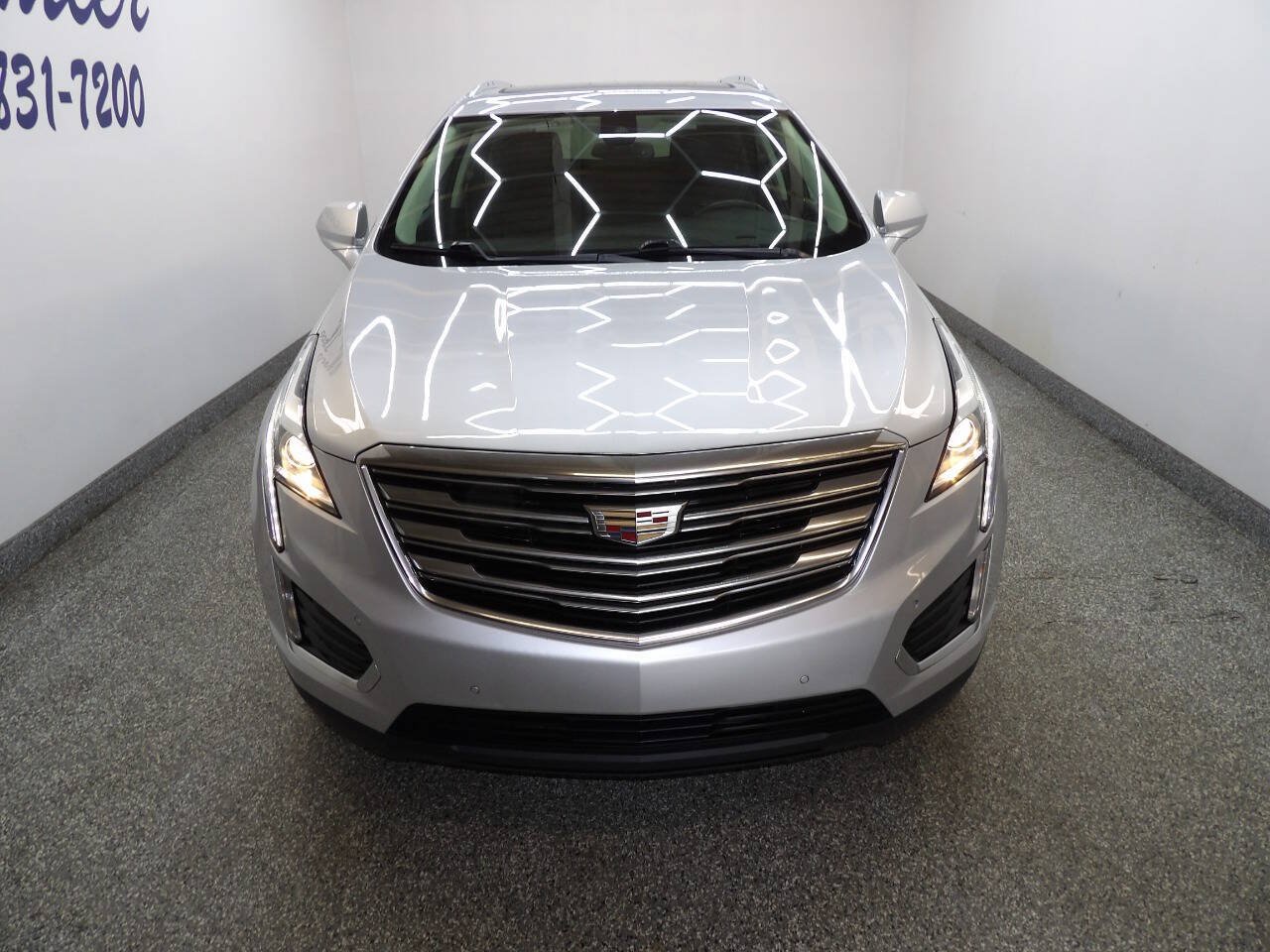 Used 2017 Cadillac XT5 Luxury w/ Driver Awareness Package AWD/4WD image 2