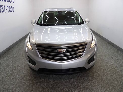 Used 2017 Cadillac XT5 Luxury w/ Driver Awareness Package AWD/4WD image 2