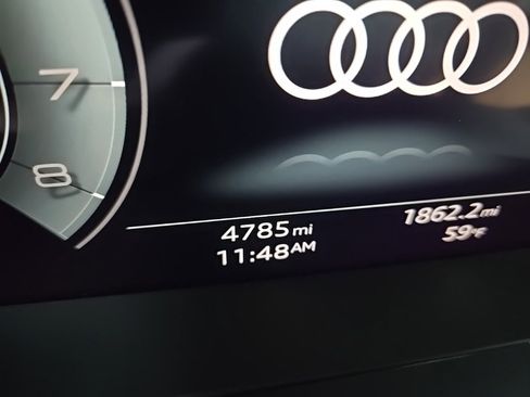 Used 2025 Audi Q8 Premium Plus image 13