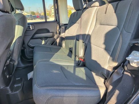 Used 2025 Jeep Wrangler Unlimited Sahara w/ Safety Group image 11