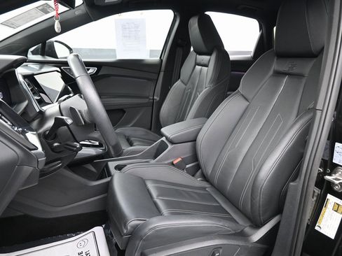 Used 2024 Audi Q4 e-tron Premium Plus w/ Premium Plus image 24