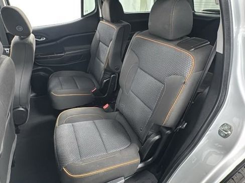 Used 2023 GMC Acadia AT4 image 12