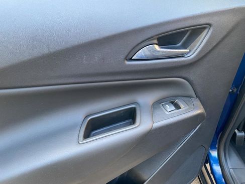 Used 2023 Chevrolet Equinox LT image 35