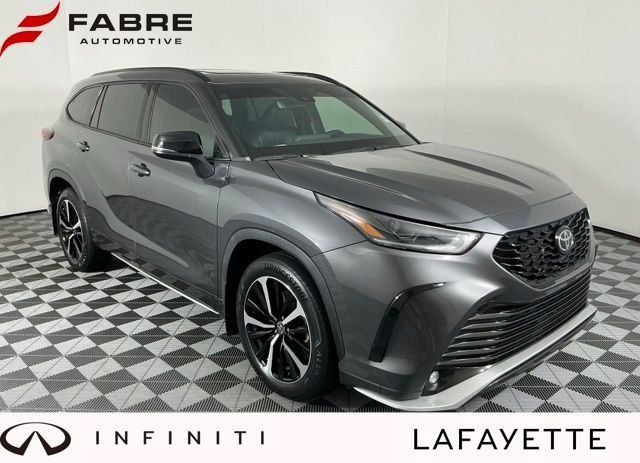 Used 2022 Toyota Highlander XSE FWD image 1