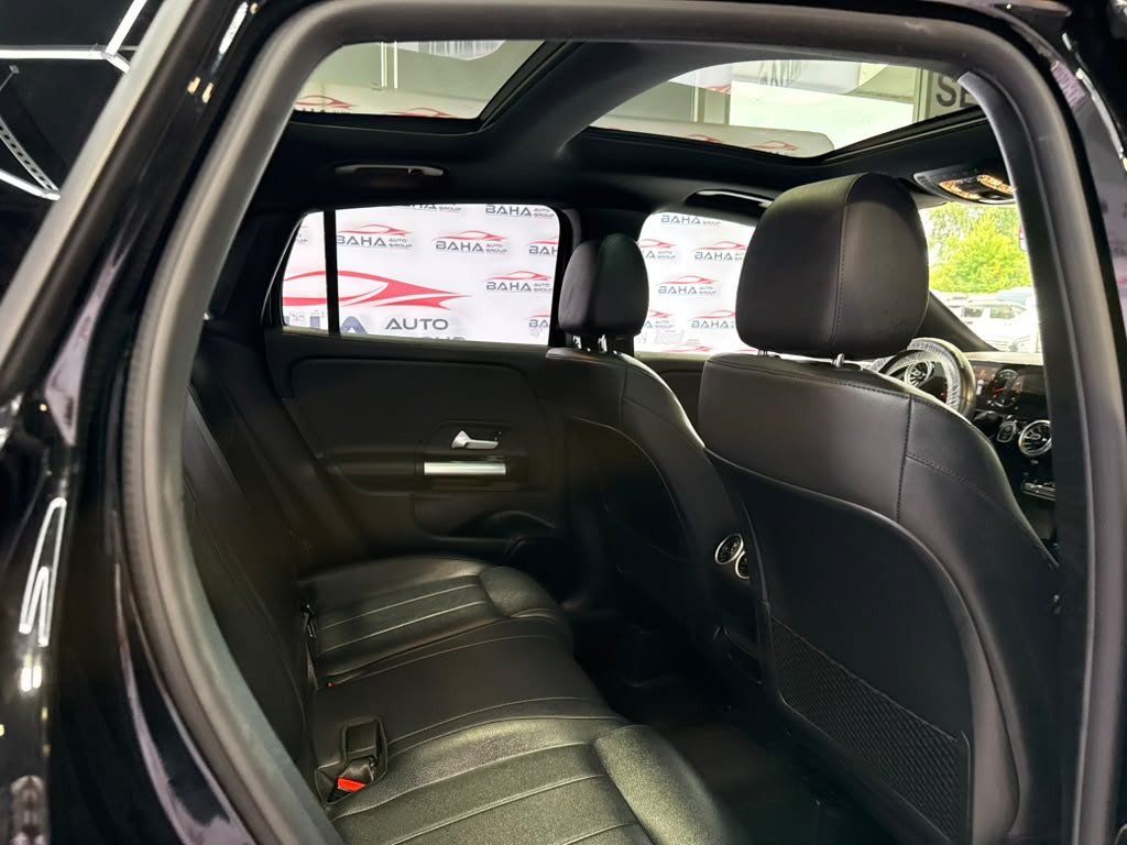 Used 2023 Mercedes-Benz GLA 250 4MATIC w/ Premium Package image 40