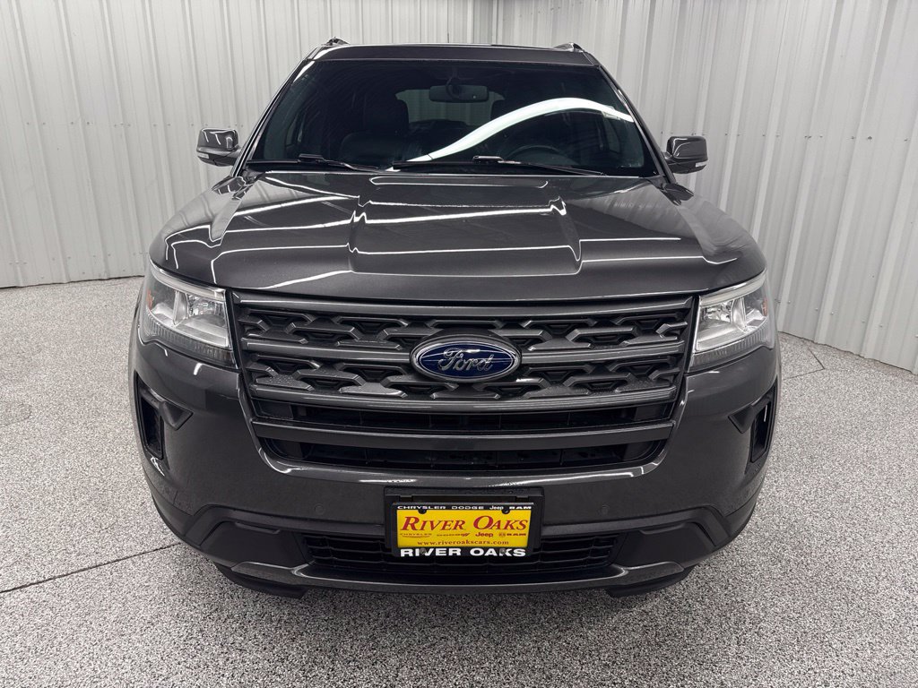 Used 2019 Ford Explorer XLT w/ Equipment Group 202A FWD image 2