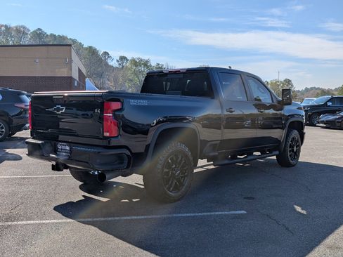 Used 2025 Chevrolet Silverado 2500 LT w/ Trail Boss Package image 9