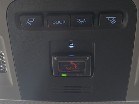 Certified 2021 Toyota Camry XLE image 24