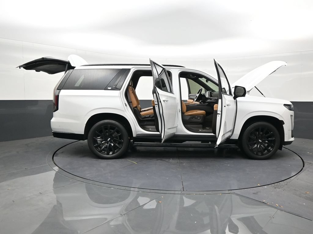 Used 2023 Cadillac Escalade Sport w/ LPO, ONYX Package AWD/4WD image 28