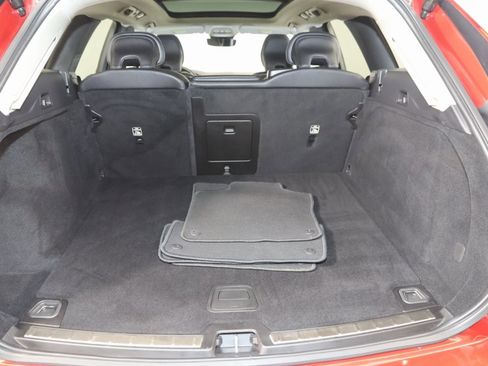 Used 2022 Volvo XC60 B5 Momentum image 54