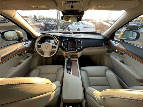 Used 2016 Volvo XC90 T6 Inscription w/ Vision Package image 11