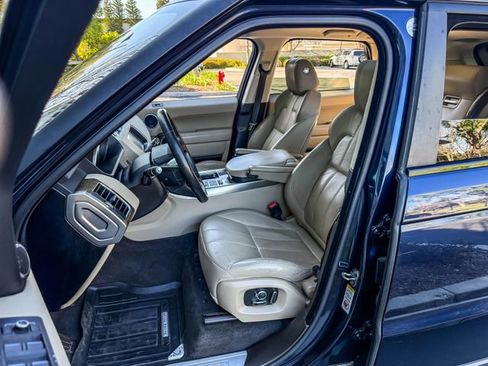 Used 2017 Land Rover Range Rover Sport HSE image 8