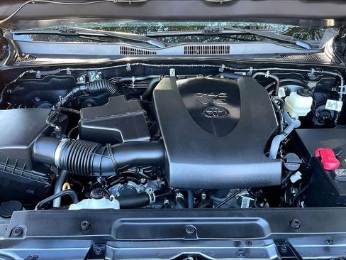 Used 2021 Toyota Tacoma SR5 image 28