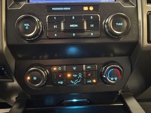 Used 2022 Ford F250 XLT w/ XLT Premium Package AWD/4WD image 22