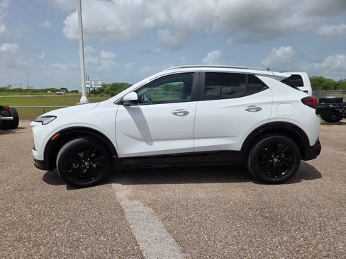 Used 2024 Buick Encore GX Sport Touring FWD image 4