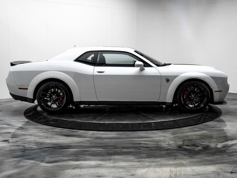 Used 2023 Dodge Challenger SRT Hellcat w/ Driver Convenience Group image 17