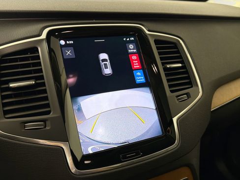 Certified 2023 Volvo XC90 B6 Core AWD/4WD image 14