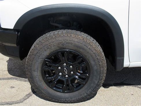 Used 2022 Chevrolet Silverado 1500 ZR2 w/ Technology Package image 9