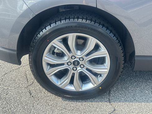 Certified 2024 Ford Edge Titanium AWD/4WD image 19