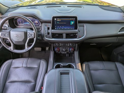 Used 2022 Chevrolet Suburban RST w/ Luxury Package image 17