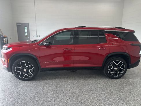 Used 2026 Chevrolet Traverse High Country w/ LPO, Floor Liner Package FWD image 6