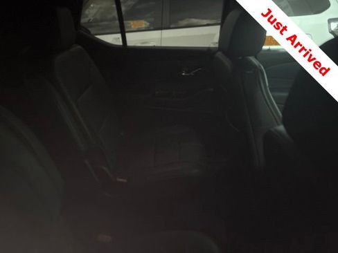 Used 2024 Chevrolet Traverse RS FWD image 14
