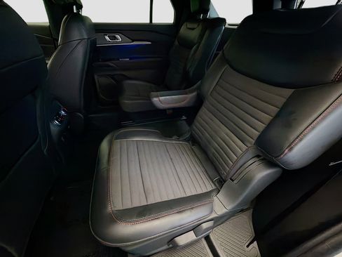 Used 2025 Ford Explorer ST-Line w/ Premium Package RWD image 18