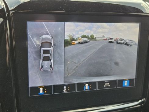 Used 2023 Chevrolet Traverse RS image 20