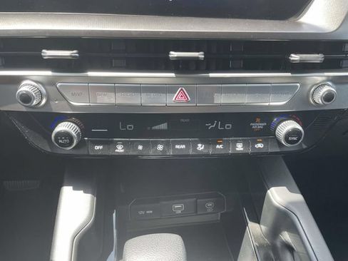 Certified 2024 Kia Telluride LX FWD image 30
