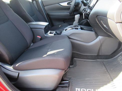 Used 2020 Nissan Rogue Sport S image 10