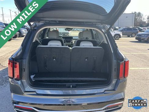 Used 2022 Kia Sorento EX w/ Panoramic Sunroof Package image 12