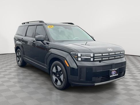 Used 2025 Hyundai Santa Fe SEL image 3