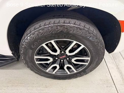 Used 2024 GMC Yukon AT4 w/ Technology Package AWD/4WD image 4
