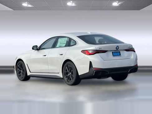 Used 2025 BMW i4 eDrive40 w/ Premium Package RWD image 3
