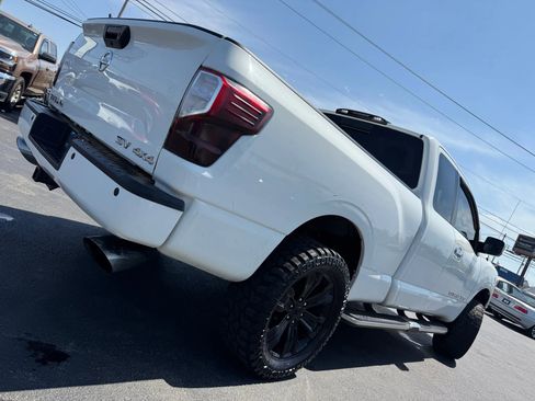 Used 2018 Nissan Titan SV w/ SV Convenience Package image 49