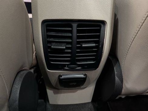 Used 2019 Ford Escape Titanium FWD image 21