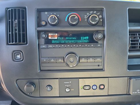 New 2025 Chevrolet Express 2500 Work Van image 20