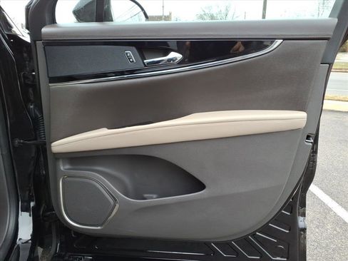 Certified 2023 Lincoln Nautilus AWD w/ Premium Package image 11