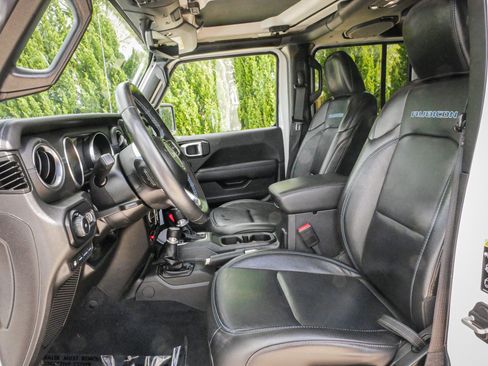 Used 2022 Jeep Wrangler Unlimited Rubicon 4xe w/ Cold Weather Group AWD/4WD image 16