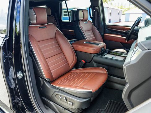 Used 2023 GMC Yukon Denali Ultimate AWD/4WD image 37