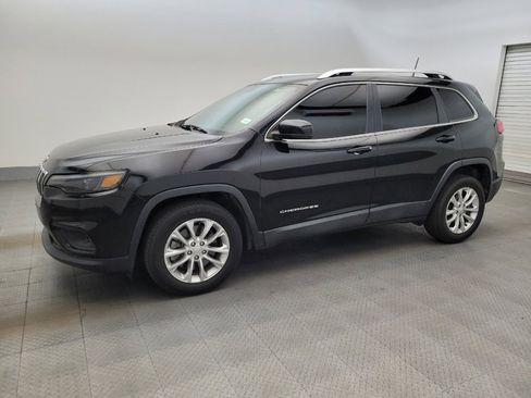 Used 2019 Jeep Cherokee Latitude w/ Popular Appearance Group FWD image 2