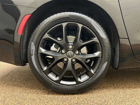 New 2027 Chrysler Pacifica Limited w/ S Appearance Package FWD image 26